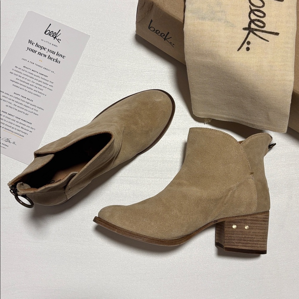 Beek eagle Suede Ankle Bootie in Stone